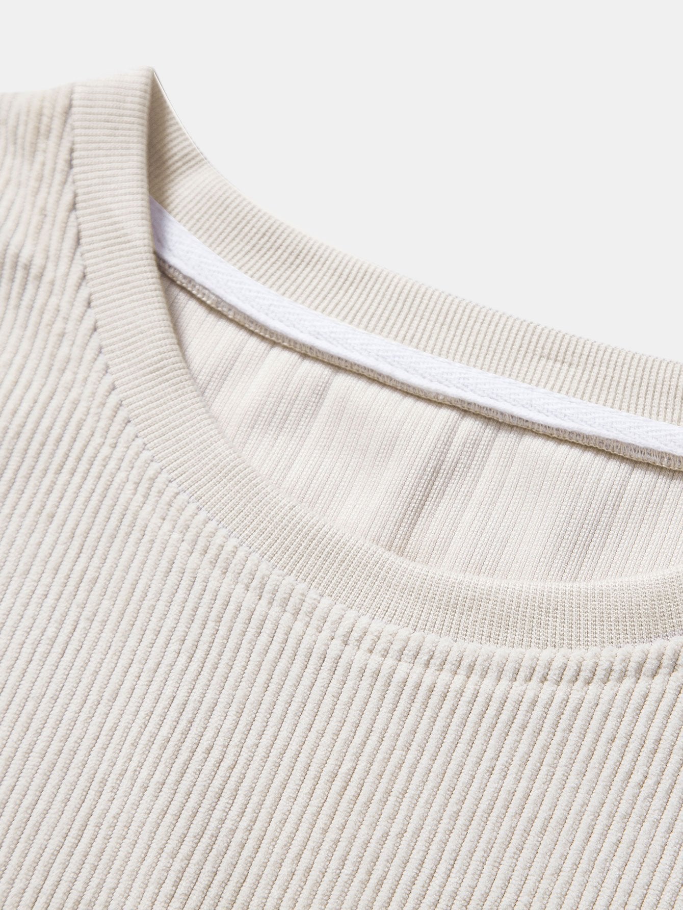 Conjunto Urban Comfort "Ringer Cord" – Estilo y Elasticidad