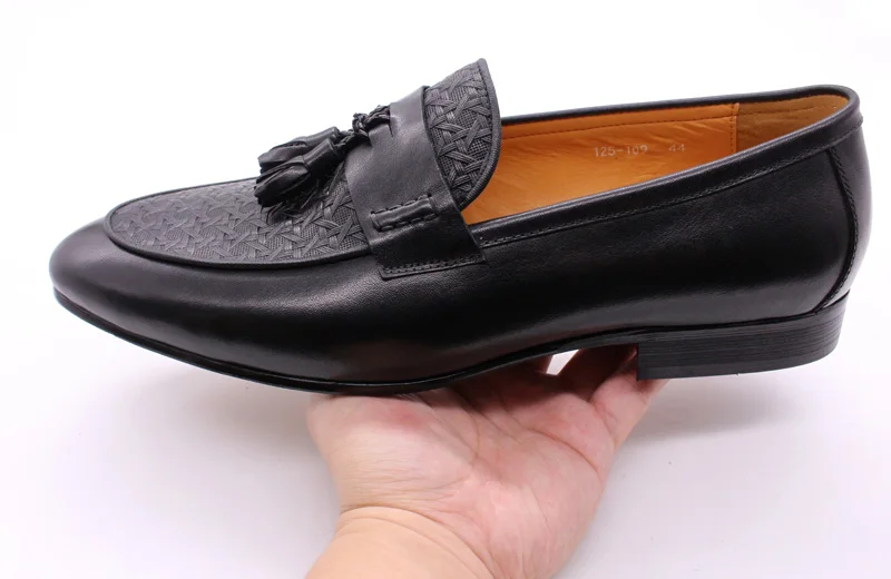 Zapato Mocasín Italiano de Cuero con Borlas