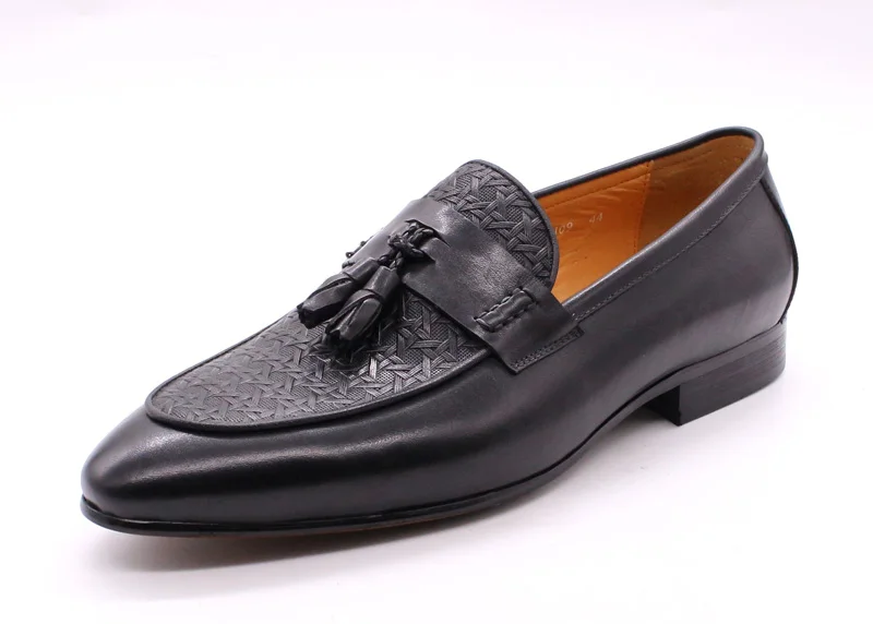 Zapato Mocasín Italiano de Cuero con Borlas